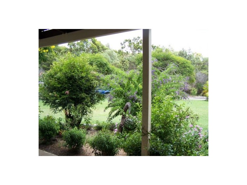 11 Bomburra Court, Rainbow Beach QLD 4581