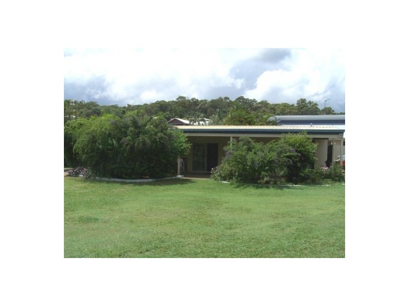 11 Bomburra Court, Rainbow Beach QLD 4581