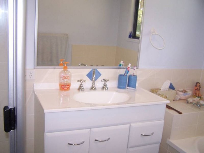 117 Varley Road, Glenwood QLD 4570