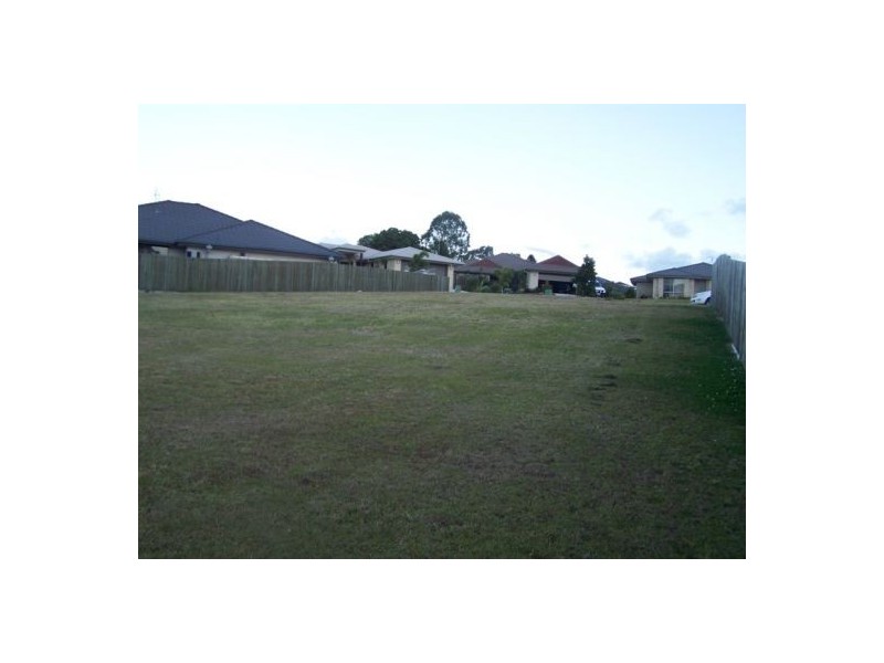 11 Chairmans Close, Jones Hill QLD 4570