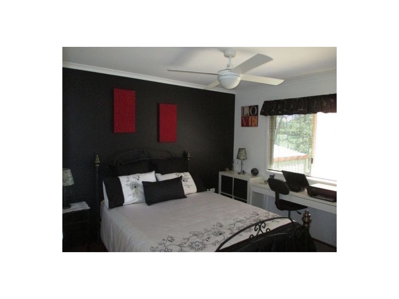 5 Melaleuca Court, Southside QLD 4570