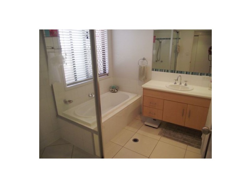 8 Outlook Close, Gympie QLD 4570