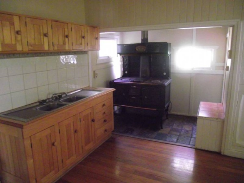 25 Barnes Street, Goomeri QLD 4601