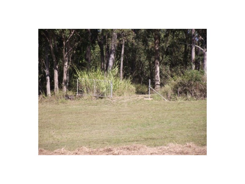 14 Percival Road, Chatsworth QLD 4570