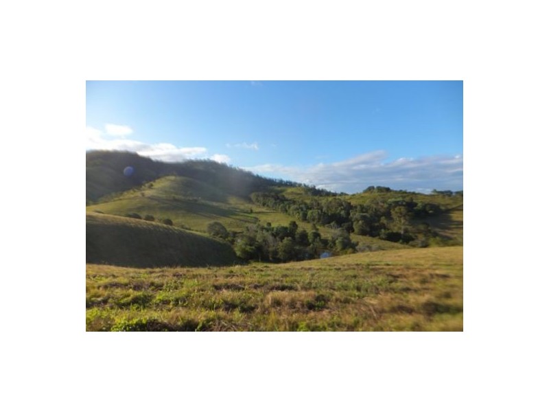 192 Percival Road, Chatsworth QLD 4570