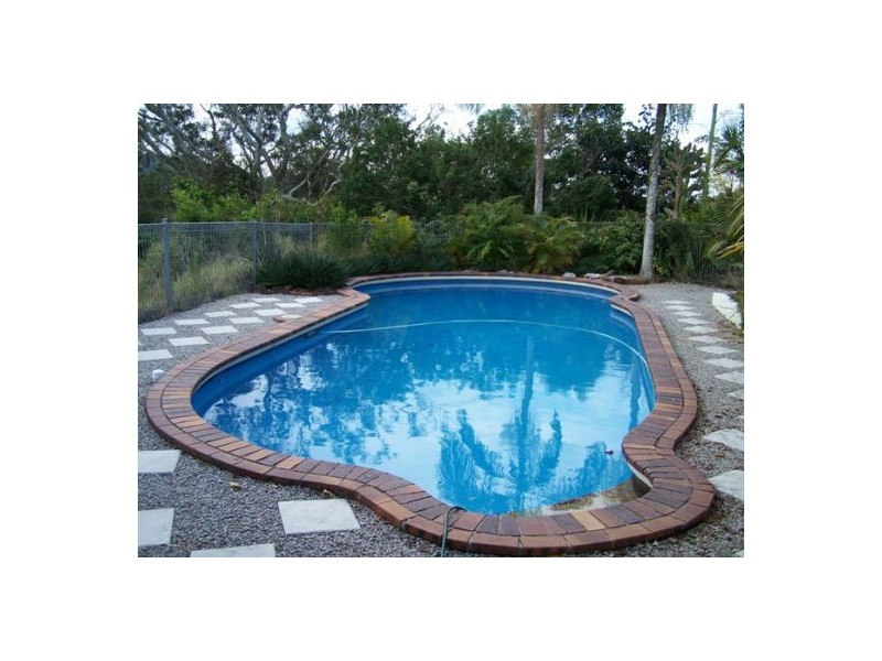 5 Moreland Road, Southside QLD 4570