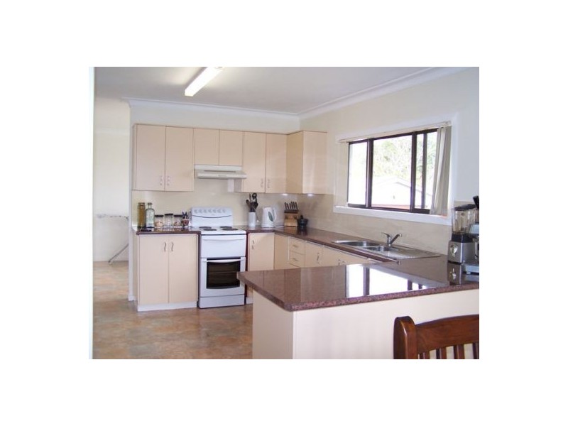 5 Moreland Road, Southside QLD 4570