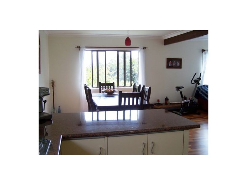 5 Moreland Road, Southside QLD 4570