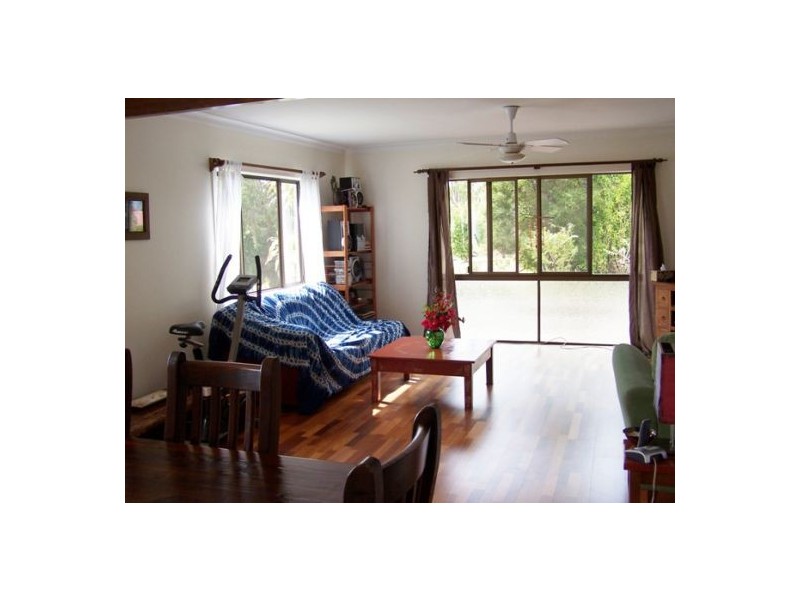 5 Moreland Road, Southside QLD 4570