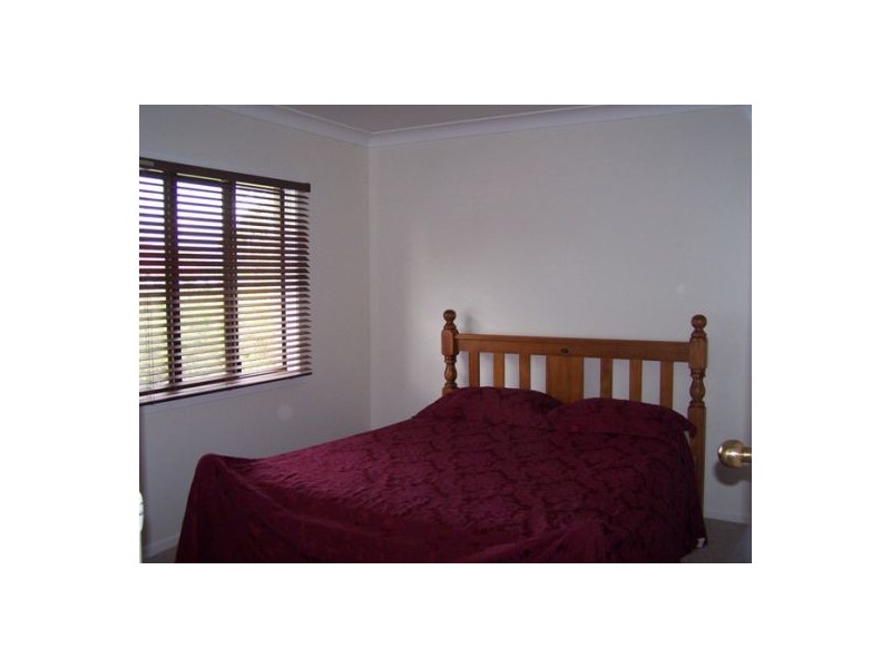 5 Moreland Road, Southside QLD 4570