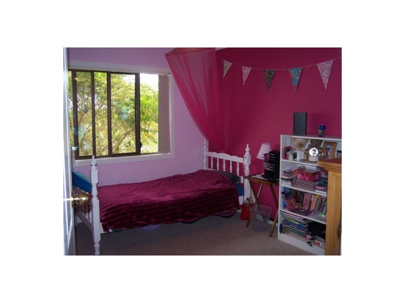 5 Moreland Road, Southside QLD 4570