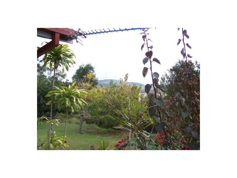 5 Moreland Road, Southside QLD 4570