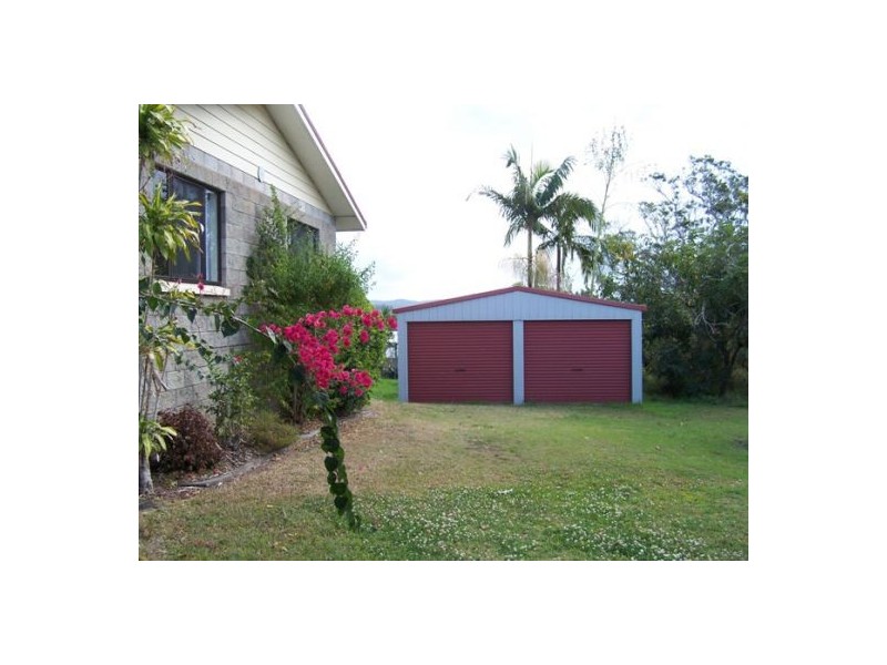 5 Moreland Road, Southside QLD 4570