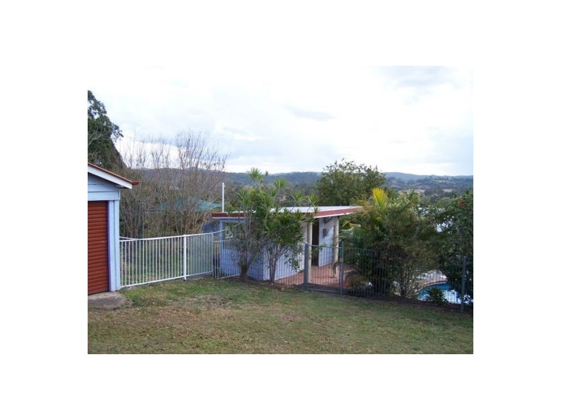 5 Moreland Road, Southside QLD 4570