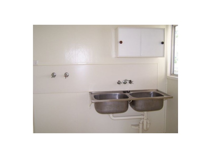 3 Valentine Street, Southside QLD 4570