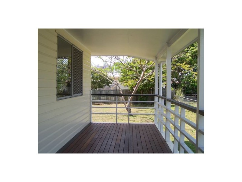 3 Valentine Street, Southside QLD 4570