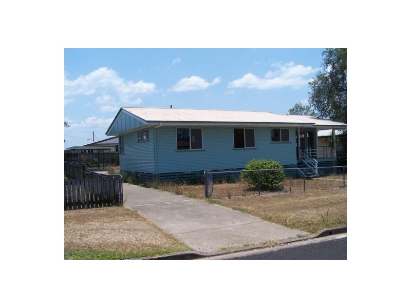 9 Neil St, Southside QLD 4570