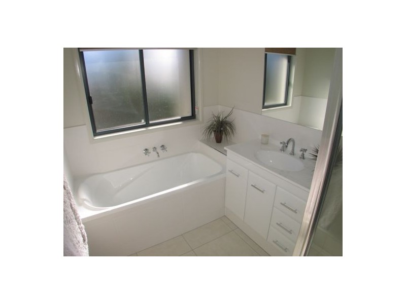 20 Woodland Drive, Southside QLD 4570