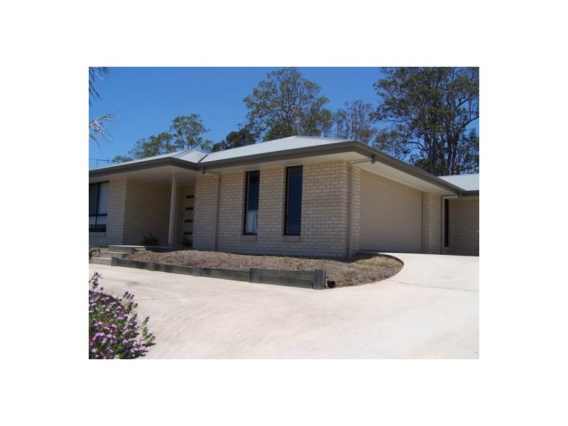 1 Suncrest Court, Southside QLD 4570