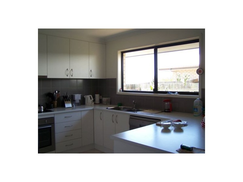 1 Suncrest Court, Southside QLD 4570