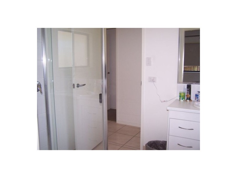 1 Suncrest Court, Southside QLD 4570