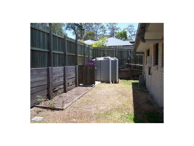 1 Suncrest Court, Southside QLD 4570