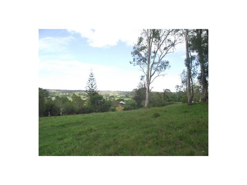 106 Robert Road, Chatsworth QLD 4570