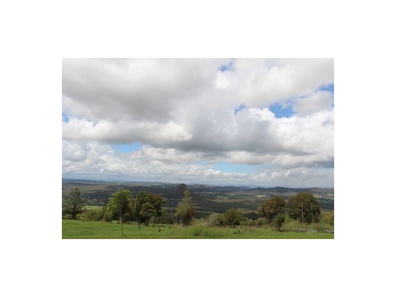 303 Tablelands Road, Cooran QLD 4569