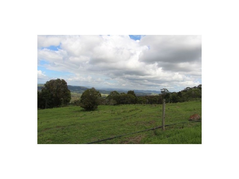 303 Tablelands Road, Cooran QLD 4569