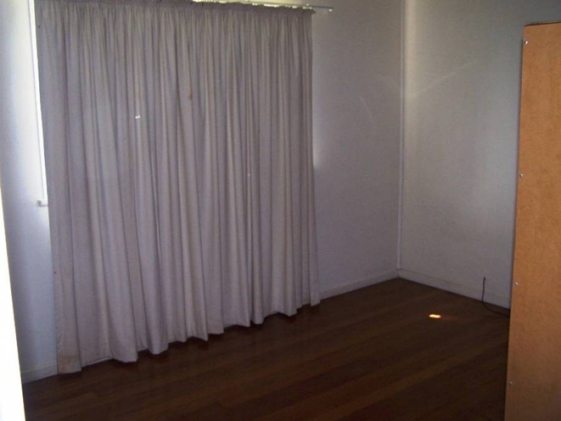 28 James Street, Glenwood QLD 4570