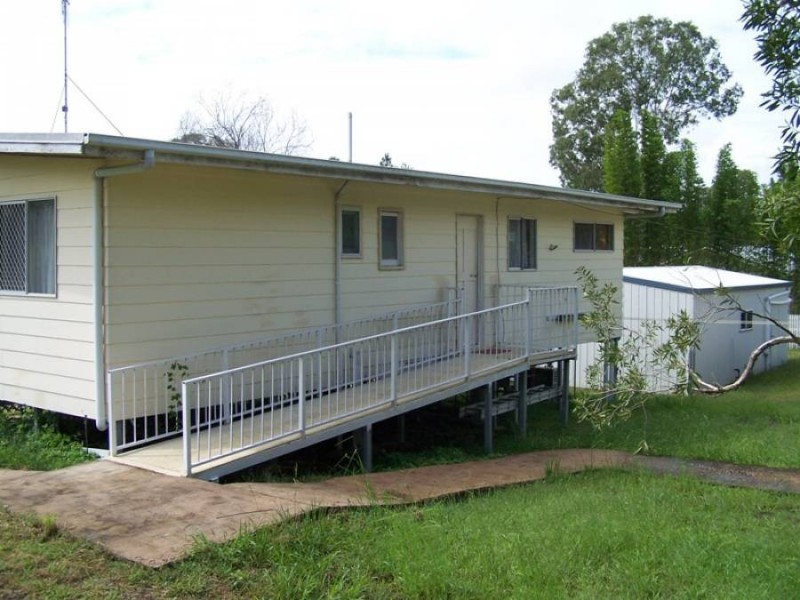 28 James Street, Glenwood QLD 4570