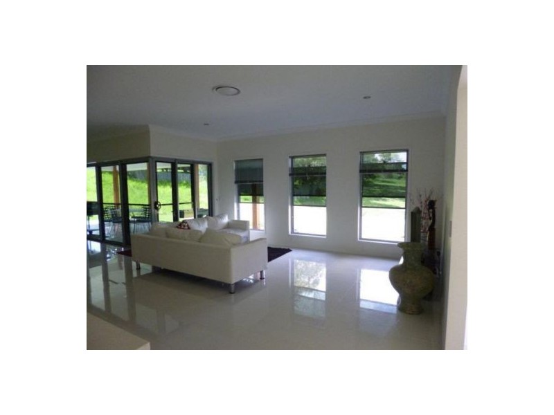 5 Gardenia Court, Southside QLD 4570