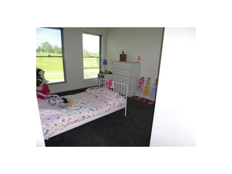 5 Gardenia Court, Southside QLD 4570