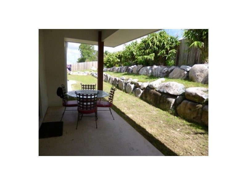 5 Gardenia Court, Southside QLD 4570