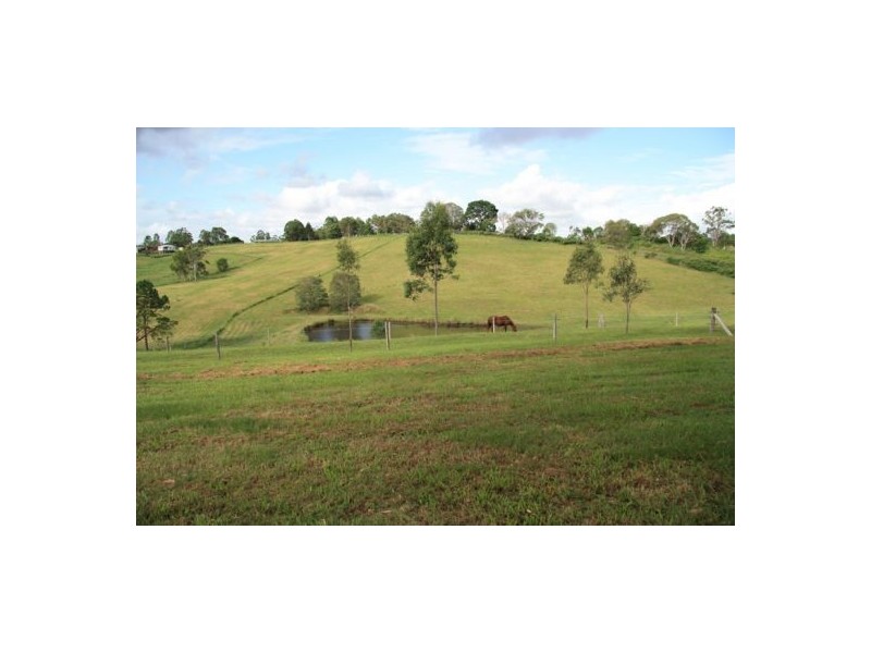 Canina QLD 4570