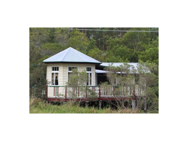 Pinbarren QLD 4568