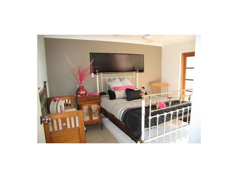 Goomboorian QLD 4570