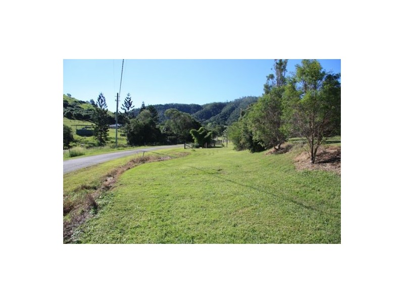 202 Allen Road, Chatsworth QLD 4570