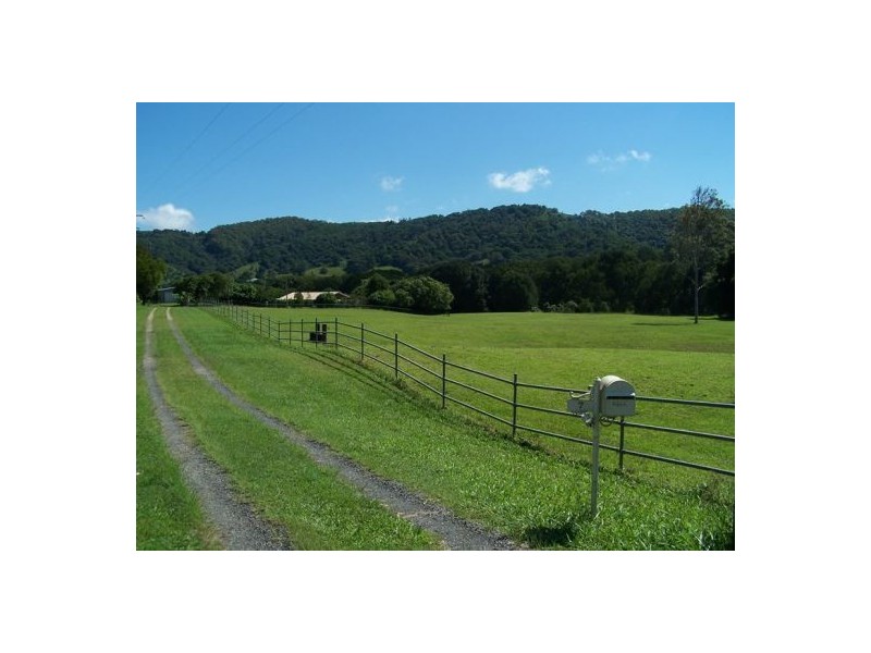 Federal QLD 4568