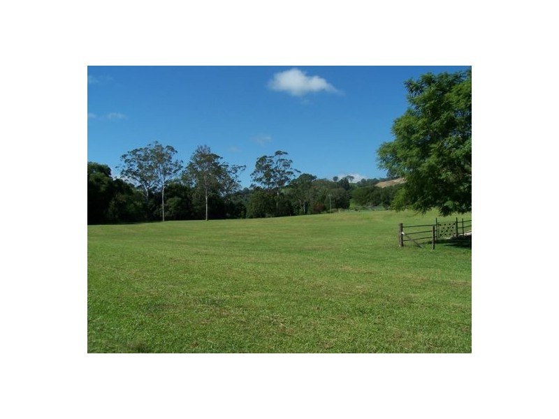 Federal QLD 4568