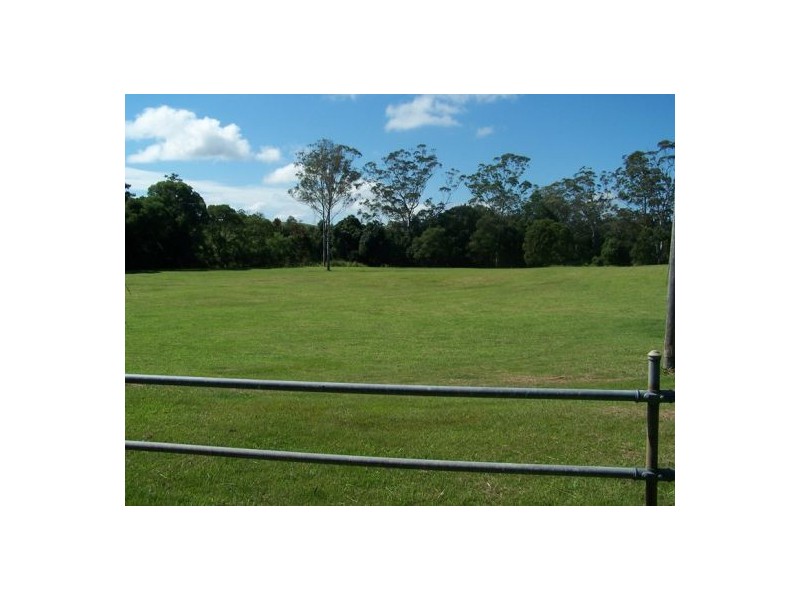 Federal QLD 4568