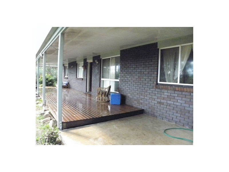 12 Booker Street, Woolooga QLD 4570