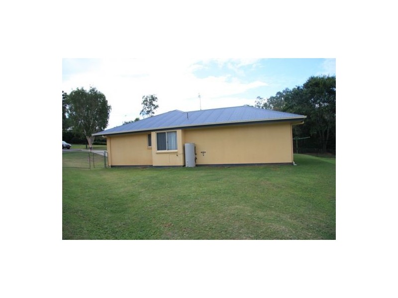 25 Piccadilly Drive, Southside QLD 4570