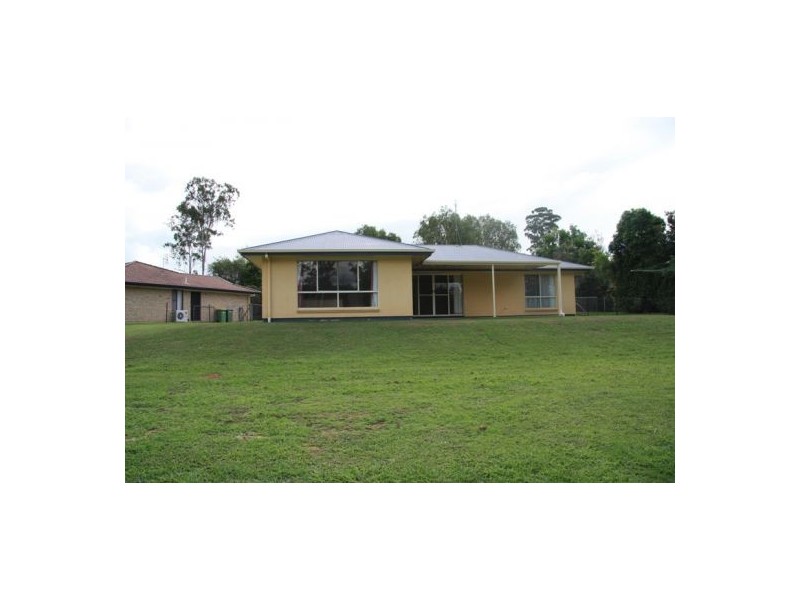25 Piccadilly Drive, Southside QLD 4570
