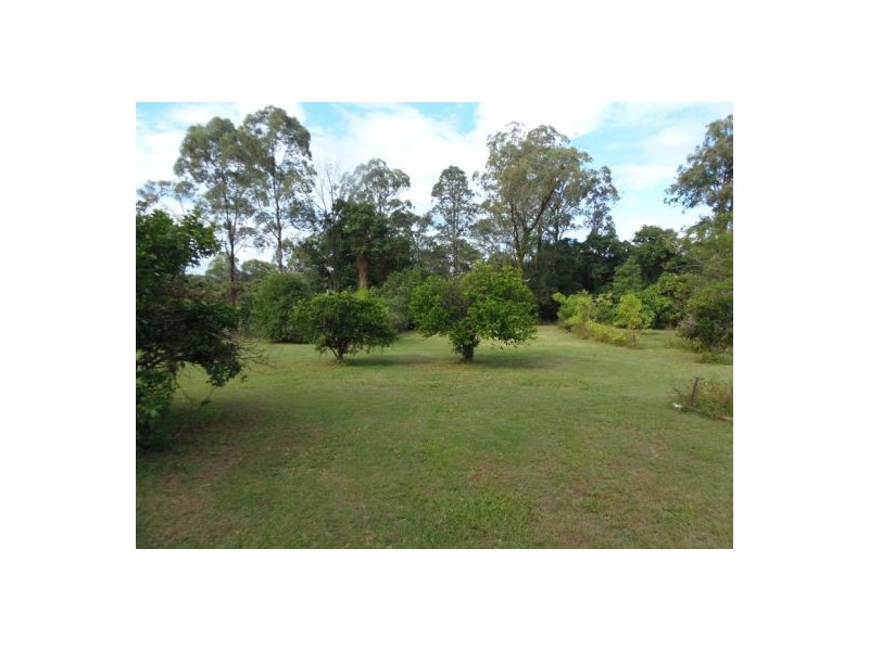 84 Rocks Road, Southside QLD 4570