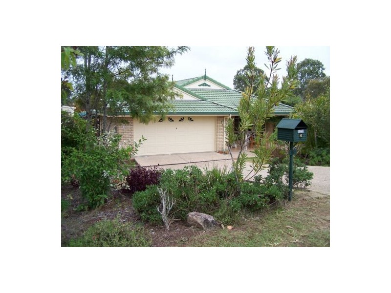 6 Deakin Court, Southside QLD 4570