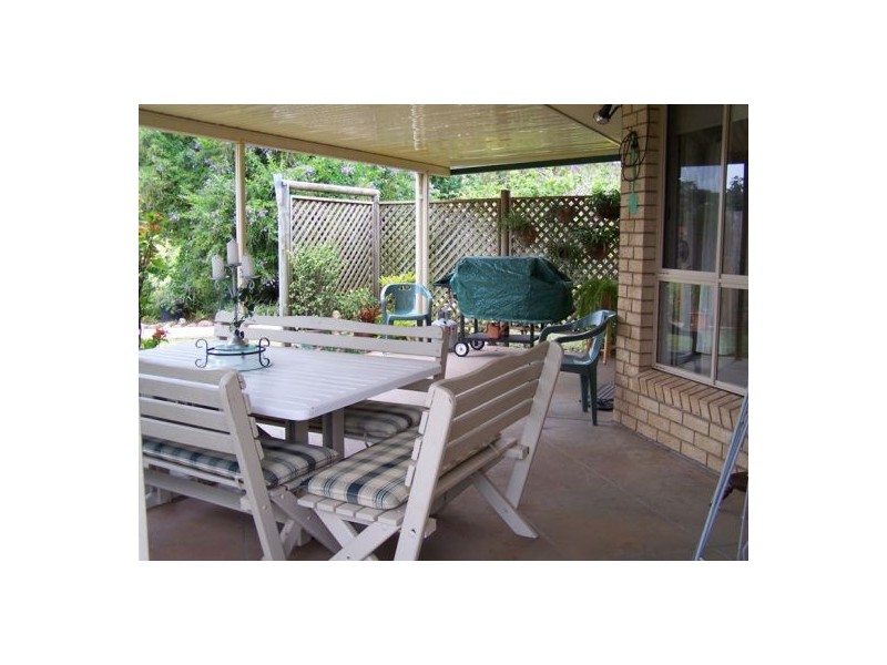 6 Deakin Court, Southside QLD 4570