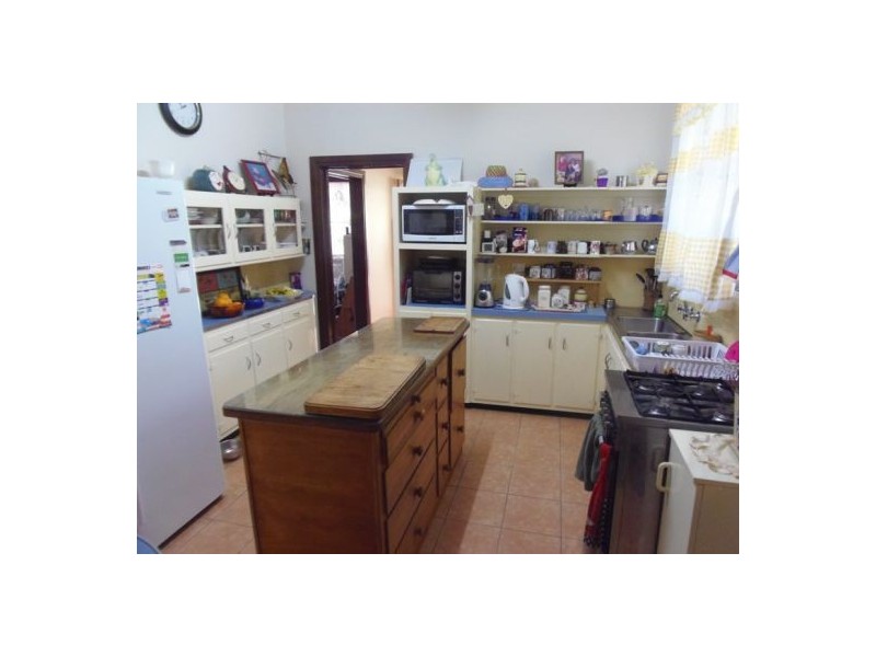 845 Bruce Highway, Chatsworth QLD 4570