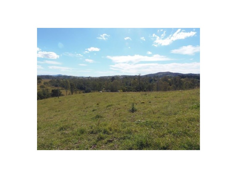 845 Bruce Highway, Chatsworth QLD 4570