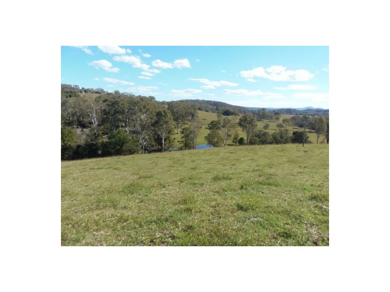 845 Bruce Highway, Chatsworth QLD 4570